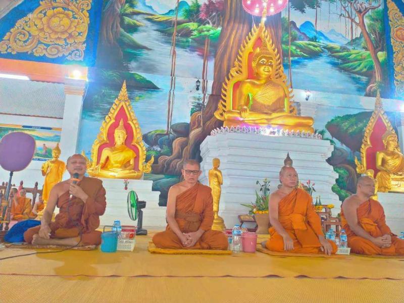 อบต.หนองบัวฮี ร่วมทำบุญสังฆทานวัดบ้านดูกอึ่ง ตำบลหนองบัวฮี อำเภอพิบูลมังสาหาร จังหวัดอุบลราชธานี