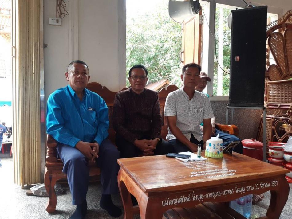 ร่วมทำบุญสังฆทานตามประเพณีเข้าพรรษาของพุทธศาสนิกชนวัดบ้านบัวแดง-หินลาด ตำบลหนองบัวฮี อำเภอพิบูลมังสาหาร จังหวัดอุบลราชธานี