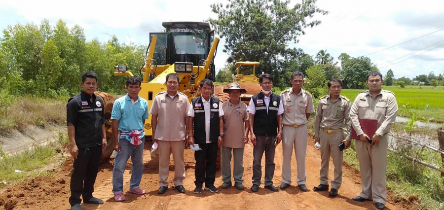 กิจกรรม ระหว่าง อบต.หนองบัวฮี กับ อบจ.อุบลราชธานี ร่วมปรับปรุงและซ่อมแซมถนนภายในเขต ตำบลหนองบัวฮี